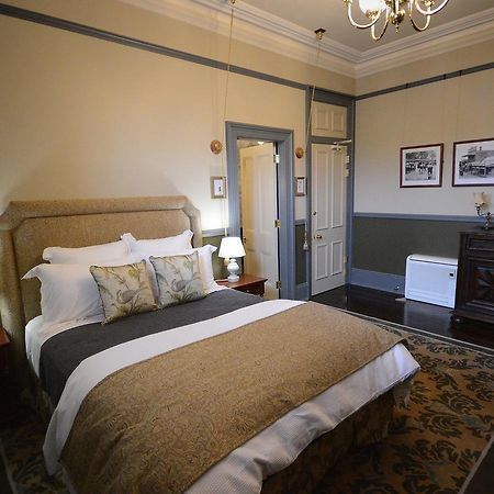 Old Bank Boutique Hotel Mittagong Exterior photo